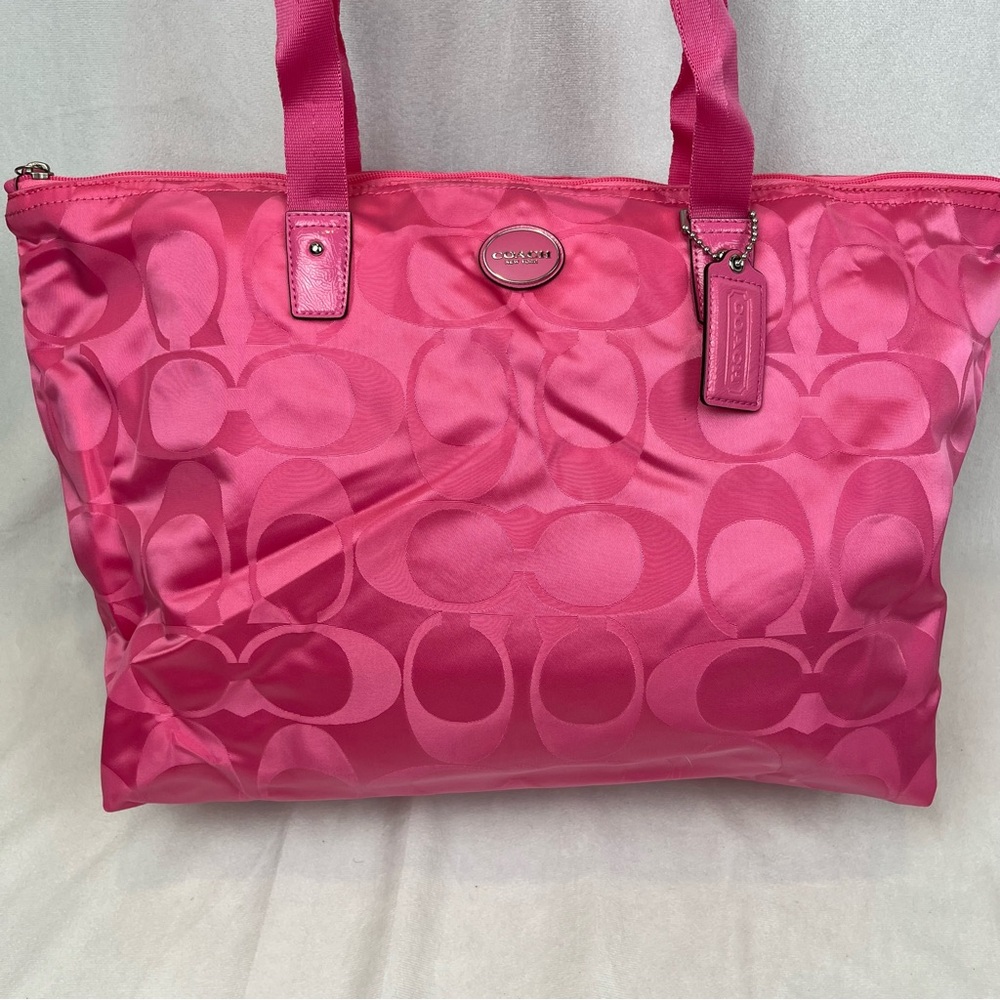 Coach Getaway Signature Fuchsia Nylon Large Packable Weekender Tote Bag F77321 - Picture 2 of 16